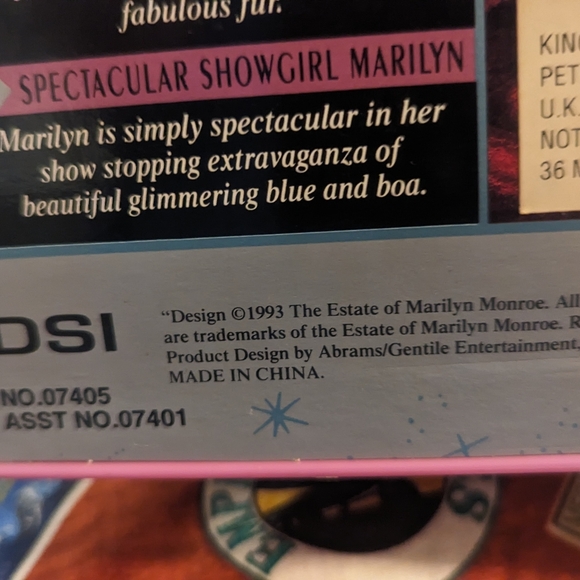 SUPER COOL New MARILYN MONROE DOLL VINTAGE DATED 1993 COOLECTORS SERIES MAKE OFF - Picture 3 of 3